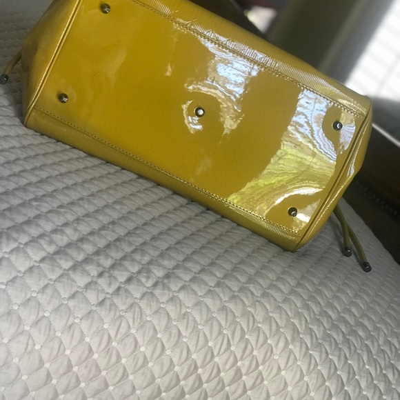 Burberry Patent Leather embossed Bilmore tote in Mustard Yellow - Picture 9 of 15